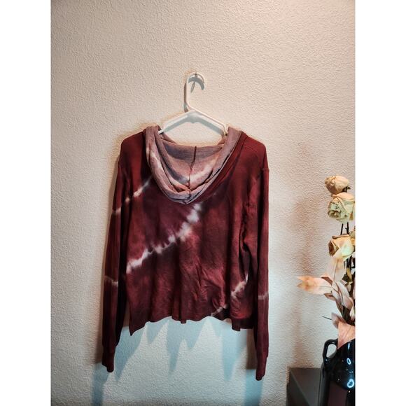NWT Aqua Burgundy Tie-Dye Long Sleeve Hooded Pullover Top Medium Made‎ in USA - Picture 2 of 5